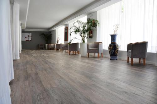 Apartamentos Playasol My Tivoli - image 2