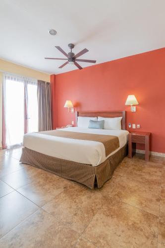 641047156 Seven Crown La Paz Centro Historico