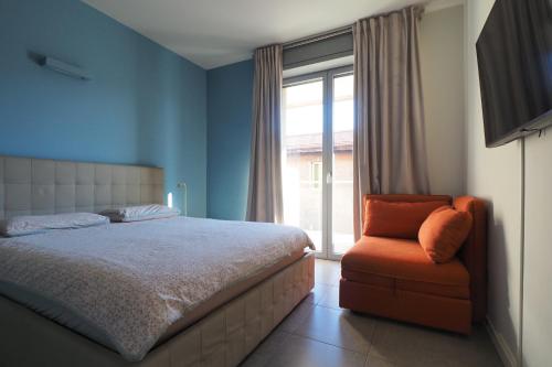 CITY CENTER - Modern flat with PARKING and WIFI - Apt A, Bergamo (Foto 10)
