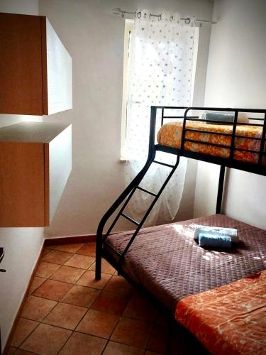 2 bedrooms, 3 beds