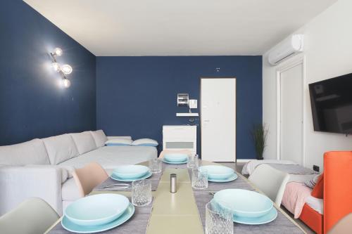 CITY CENTER - Modern flat with PARKING and WIFI - Apt A, Bergamo (Foto 2)