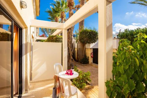 Tavros Hotel Apartments - image 6