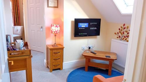 Brigstock House - image 6