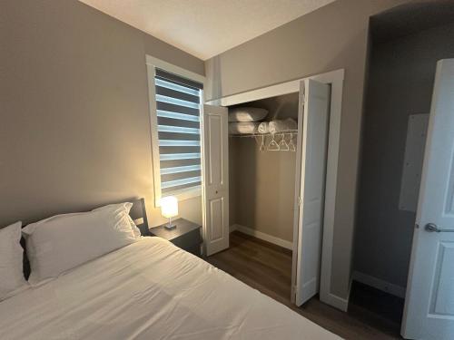 Cozzy & Brand New Apartment, Near Banff Hwy, Calgary (Foto 4)