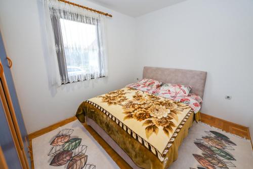 Tim Apartment in Smailagića Polje