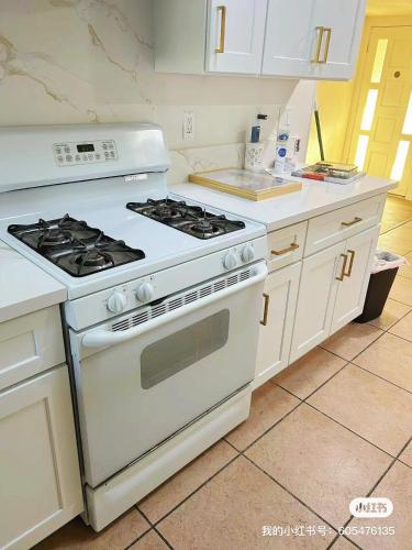 New renovated room with shared bathroom in Hacienda Heights