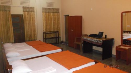 Quadruple Room with Balcony image 4