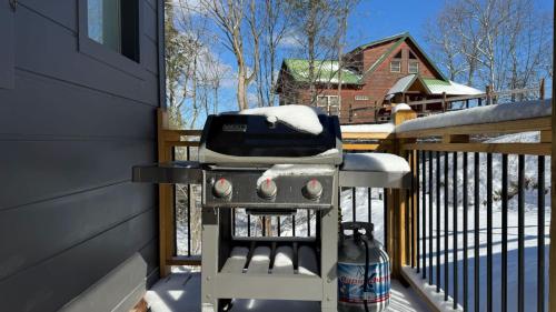 Unobstructed Panoramic Mountain Views