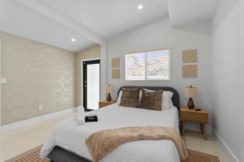 Miami Japandi Style Pool - BBQ in Olympia Heights