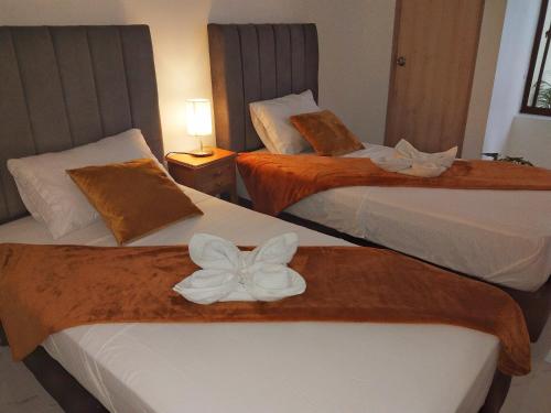 Twin Room image 3