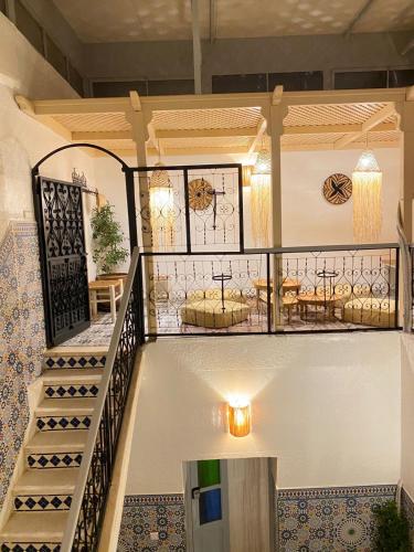 room detail thumbnail 2