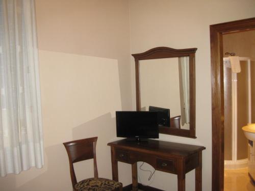 Hostal Granada - image 14