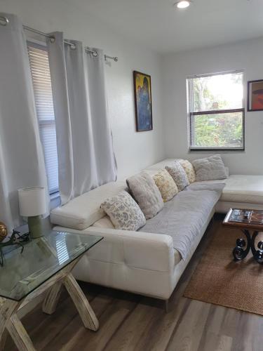 Stylish One-bedroom apartment and beautiful Garden! – khách sạn tại Oakland Park