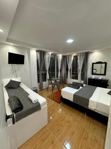 1 double bed, 1 twin bed