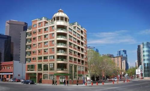 Stunning 1 bedroom condo in Calgary with riverview, Calgary, Alberta