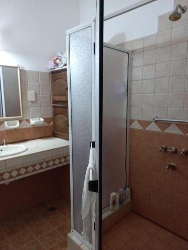 Casa centrica amplia con patio in Roque Sáenz Peña