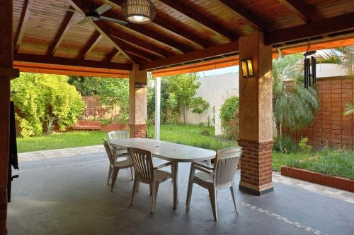 Casa centrica amplia con patio in Roque Sáenz Peña