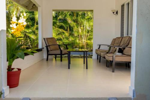 Jardín, KK'S Elite Escape with SOLAR in Plantation Village