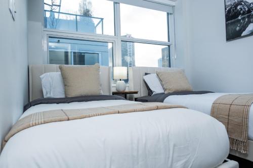 Apartment with Balcony room in Silverstone Downtown Center Long-Stay Home in Vancouver