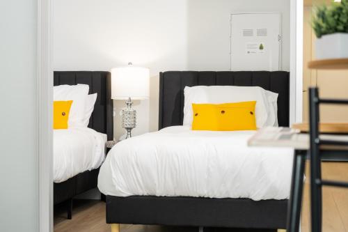 Deluxe Double Room (2 Adults + 1 Child) image 3