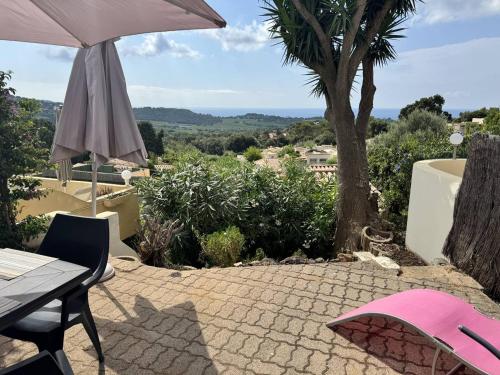 Mas climatisé avec piscine et vue mer à La Croix-Valmer - FR-1-726-54 (Mas climatise avec piscine et vue mer a La Croix-Valmer - FR-1-726-54) in La Croix-Valmer