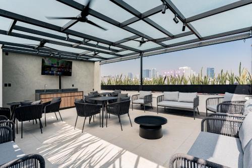 Balcony/terrace, Mint Roma Residence in Condesa-Roma