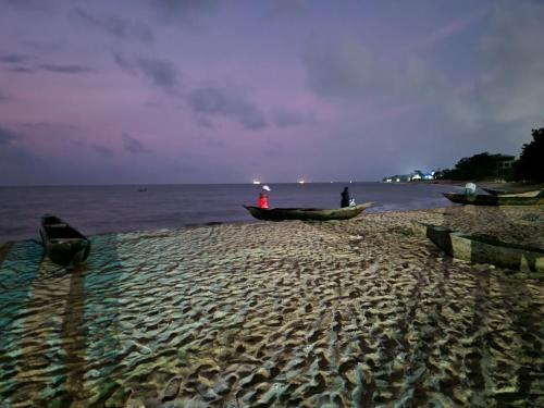 Cozy Beach Studio with Kitchen by Casa in Kribi