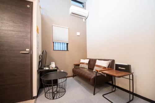 Standard Double Room image 3