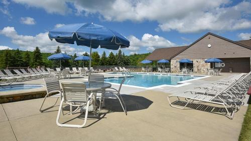 Seven Springs Sunridge 3 Bedrooms Deluxe Condo - image 13
