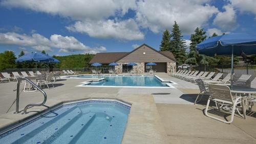 Seven Springs Sunridge 3 Bedrooms Deluxe Condo - image 12