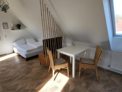 設施, Dachgeschosswohnung 2 - Apartments am Schloss in 上施萊斯海姆