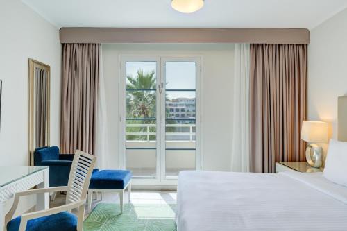 Millennium Lakeview Residences, Dubai (photo 4)