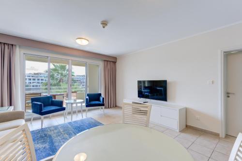 Millennium Lakeview Residences, Dubai (photo 3)