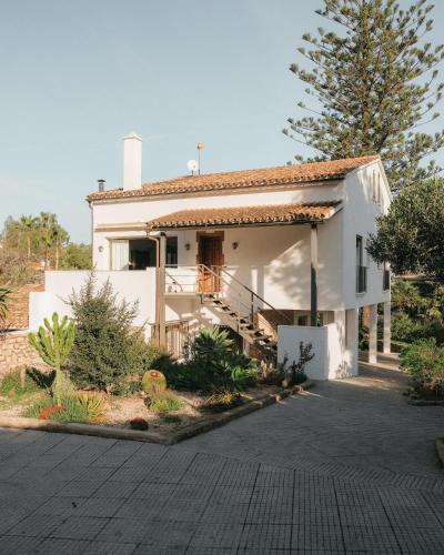 2 bedrooms, 3 beds