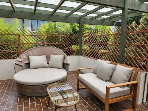 Erkély/terasz, Rustic Charm by the Lake, Embassies & Parliament in Yarralumla