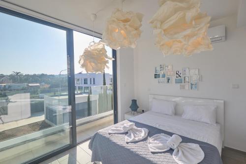 Almaria Villas - image 2