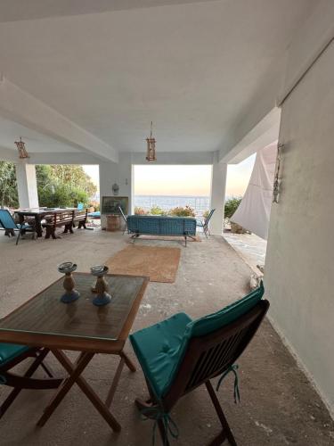 Apartments by the sea in Viannos