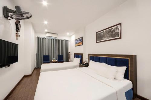 1 queen bed, 1 twin bed