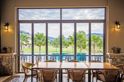 Restaurant, Mela Garden Retreat Cottage near Huai Khun Ram Health Promoting Hospital