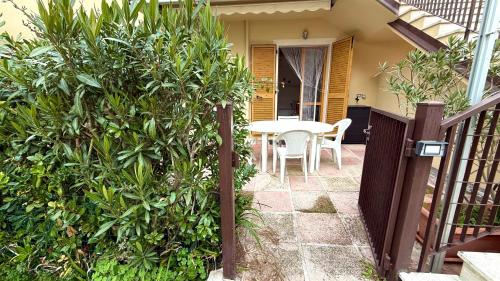 M415 - Marcelli Trilocale piano terra con corte esterna