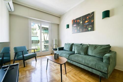 Spacious 3 Bedroom Flat at Metro, Athènes