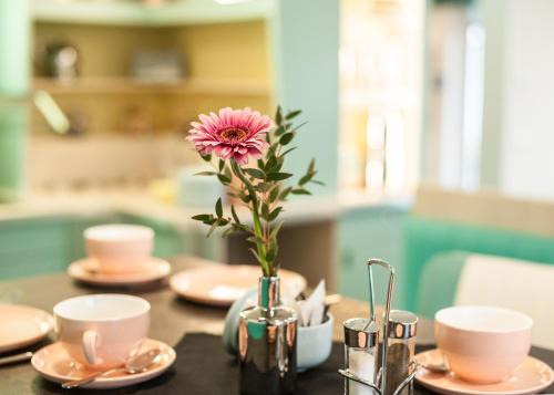 Restaurant, Bernstein Hotel "50`s Seaside Motel" in Busum