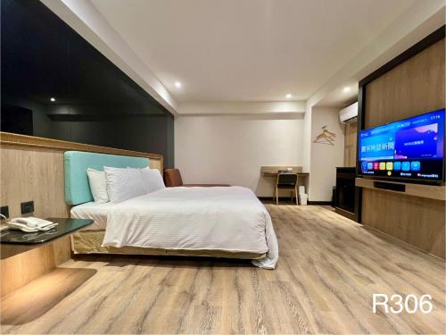 Economy Double Room room in Holiday Motel