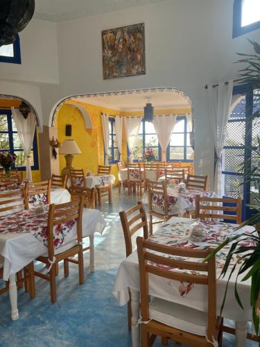 Un The Au Bout Du Monde in Mirhleft