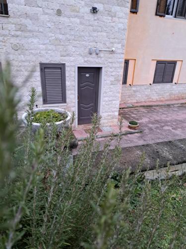  La casa di mezzo-affitti brevi-zona ospedali in Busso