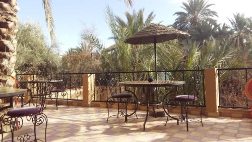 ระเบียง/ชานเรือน, Maison Vallee Du Ziz in แอรราชิเดีย