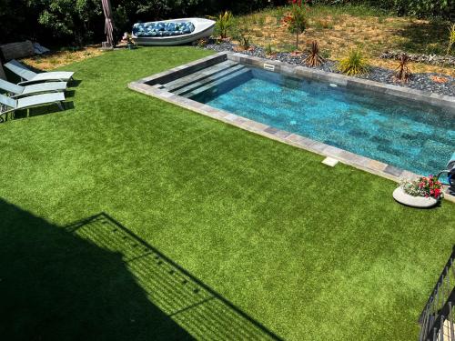 bazen, Le clos Mirondin in Six Fours Les Plages City Center