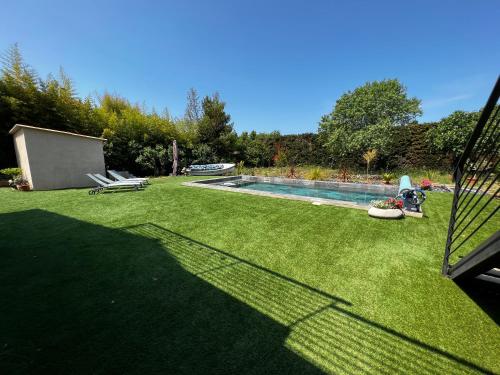 Vrt, Le clos Mirondin in Six Fours Les Plages City Center