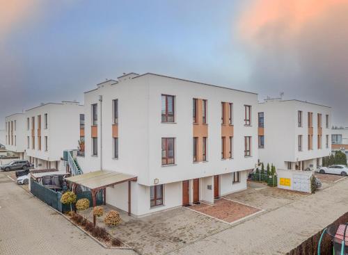 Вид, Exclusive townhouse Maciejki with garden and terrace near Warsaw in Лешноволя