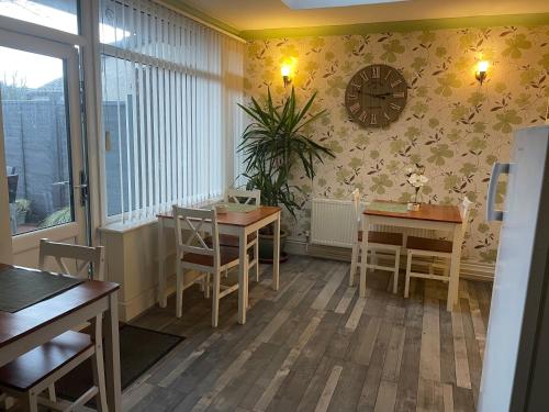 Maple Leaf Guest House